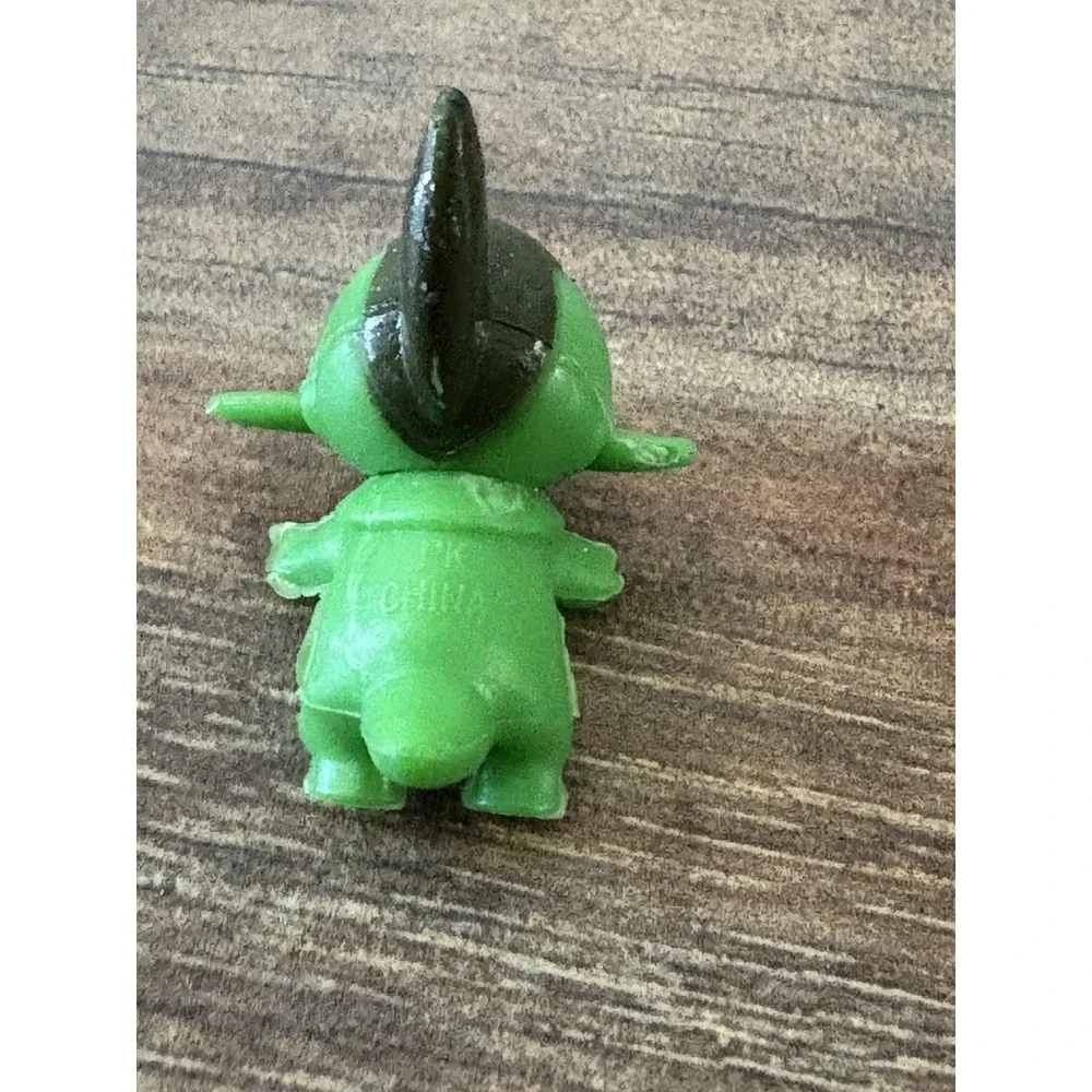 Pokemon‎ 2000s Mini Vinyl PK Gumball and Pikachu Miniature Axew Action Figure